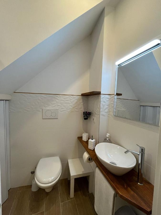 Aura Bed & Breakfast *